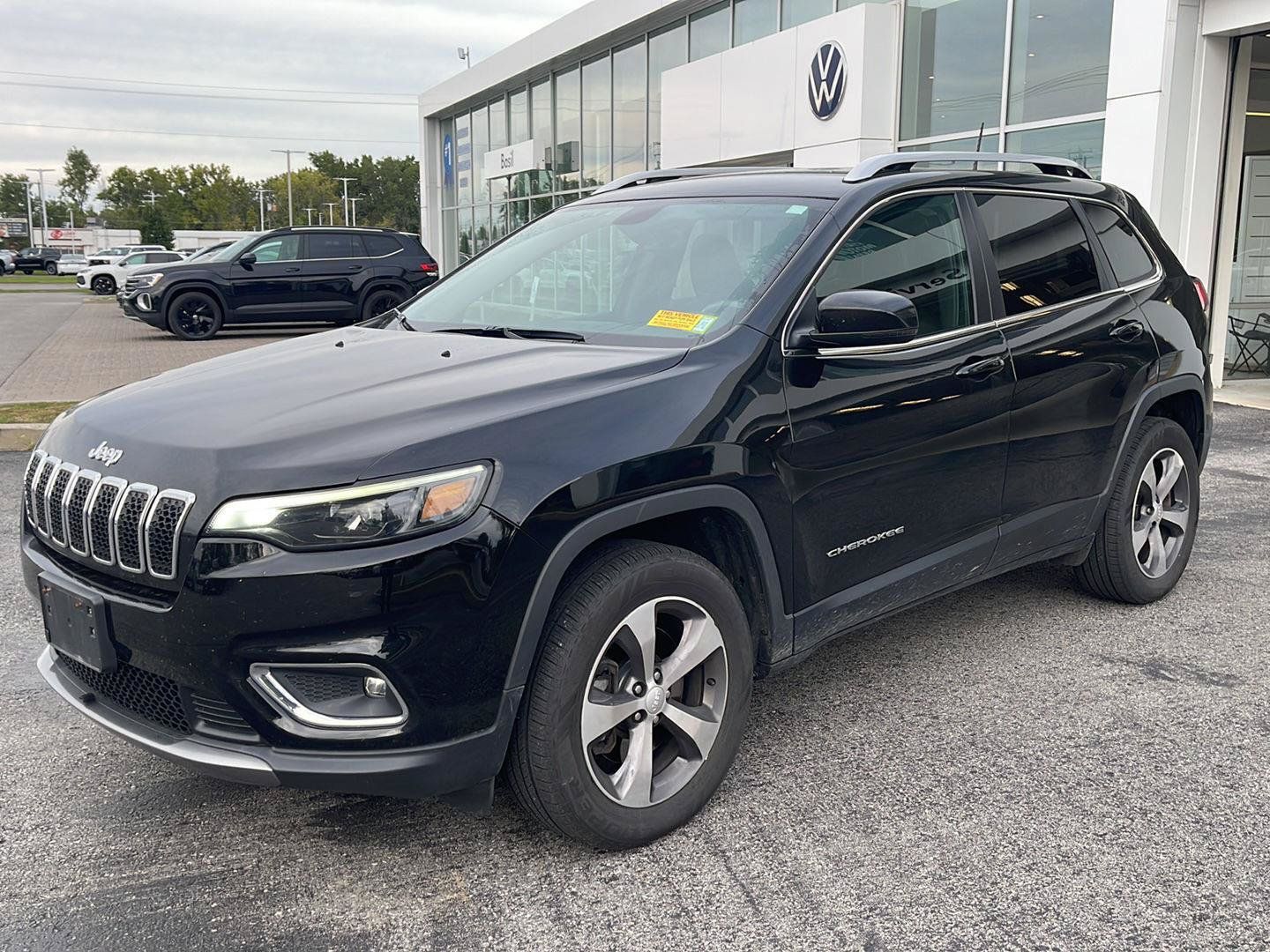 Used 2020 Jeep Cherokee Limited AWD/4WD image 3
