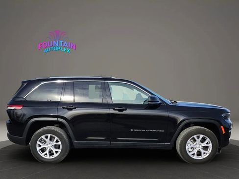 Used 2022 Jeep Grand Cherokee Limited image 6
