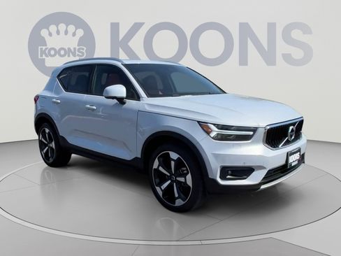 Used 2020 Volvo XC40 T5 Momentum AWD/4WD image 2