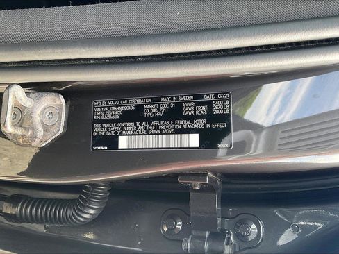 Used 2022 Volvo XC60 B5 Momentum w/ Climate Package image 18