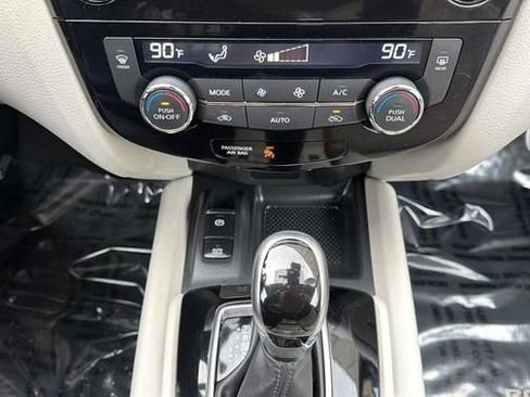 Used 2022 Nissan Rogue Sport SL AWD/4WD image 15