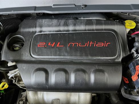 Used 2018 Jeep Compass Latitude w/ Popular Equipment Group image 32