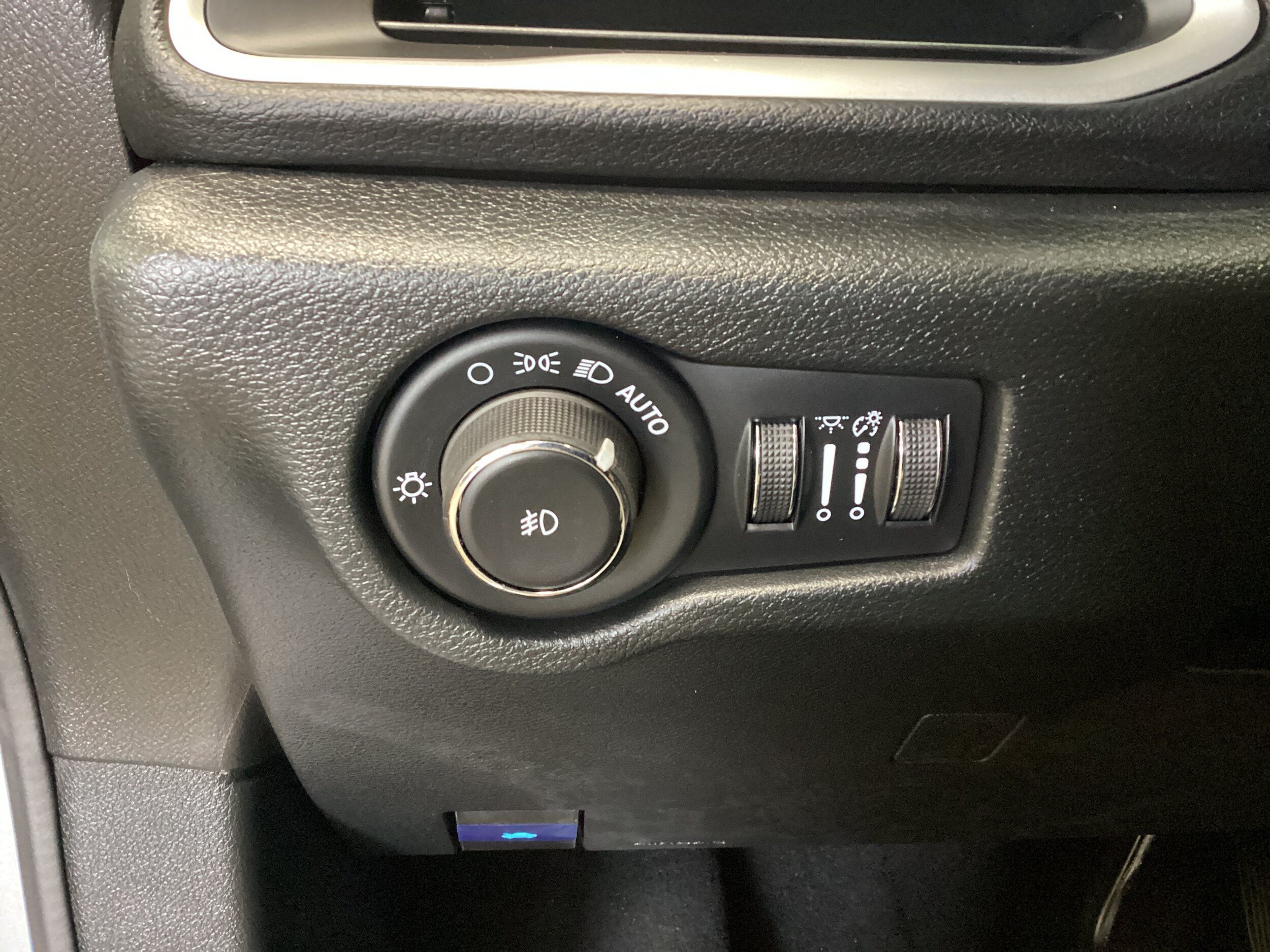 Used 2026 Chrysler Pacifica Select FWD image 20