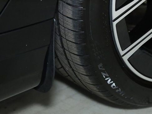 Certified 2025 BMW i7 xDrive60 image 37