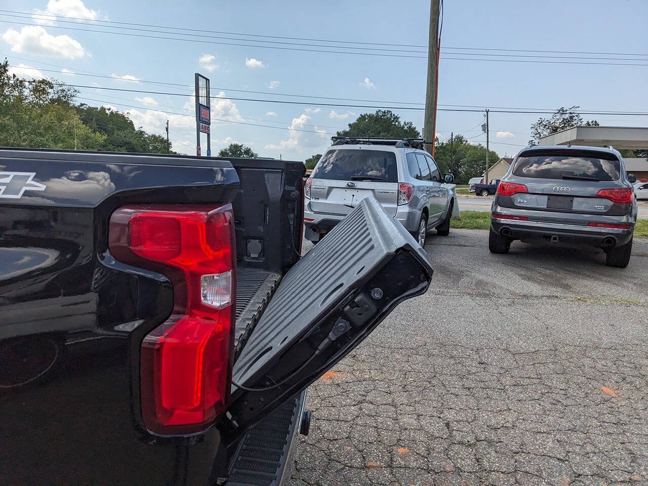 Used 2021 Chevrolet Silverado 1500 LTZ w/ LTZ Convenience Package II AWD/4WD image 19