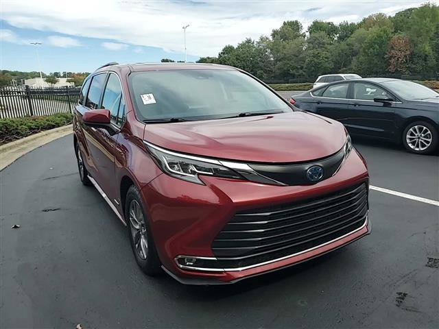 Used 2021 Toyota Sienna XLE w/ XLE Plus Package AWD/4WD image 23