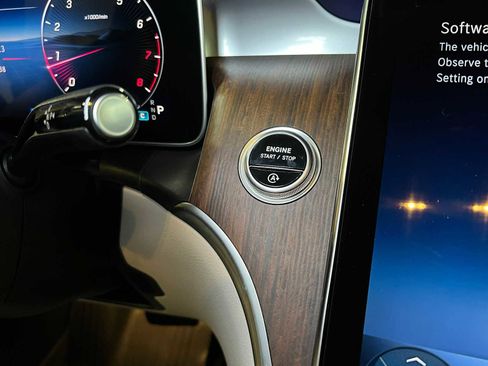 Certified 2025 Mercedes-Benz GLC 300 4MATIC image 30