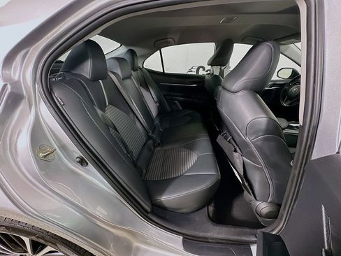 Used 2020 Toyota Camry SE image 29