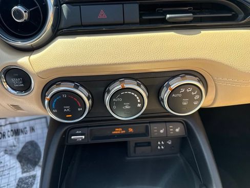 Used 2019 MAZDA MX-5 Miata RF Grand Touring RWD image 18