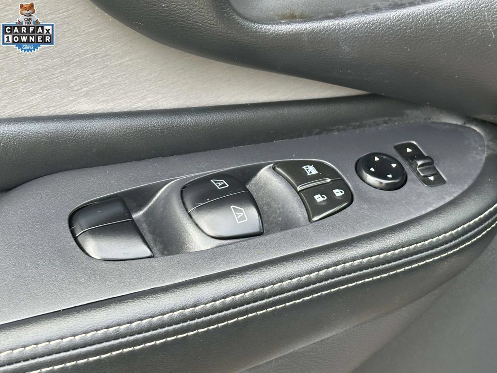 Used 2024 Nissan Murano SV w/ SV Midnight Edition Package AWD/4WD image 16