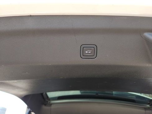 Used 2021 Chevrolet Tahoe High Country w/ Premium Package 2 image 9