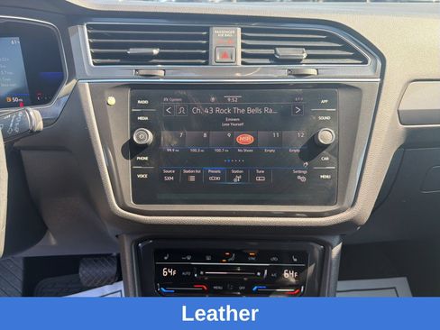 Used 2022 Volkswagen Tiguan SE AWD/4WD image 15