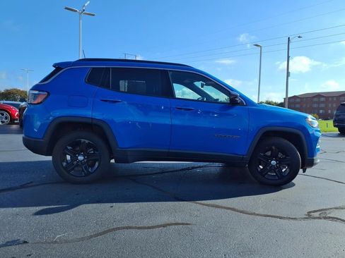 Used 2023 Jeep Compass Latitude w/ Convenience Group AWD/4WD image 33