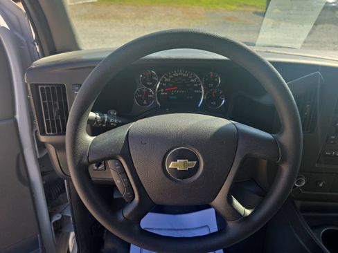 Used 2013 Chevrolet Express 2500 LS RWD image 17