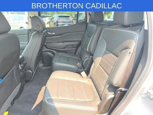 Used 2023 GMC Acadia Denali w/ Denali Technology Package FWD image 10