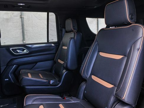 Used 2023 GMC Yukon XL AT4 w/ AT4 Premium Package AWD/4WD image 19