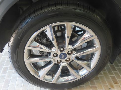 Used 2020 Ford Escape SEL AWD/4WD image 9