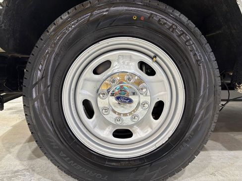 Used 2014 Ford F250 XL w/ Power Equipment Group image 25