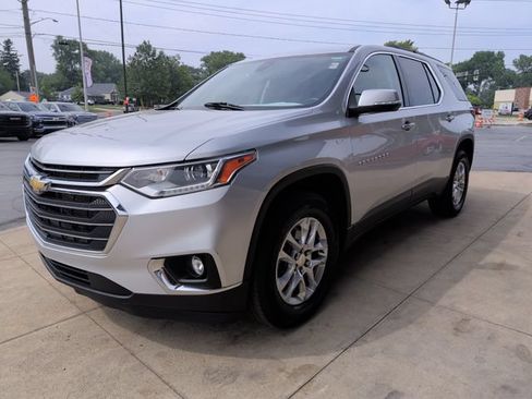 Used 2021 Chevrolet Traverse LT FWD image 4