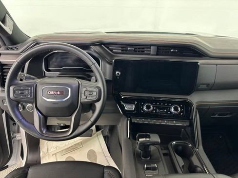 Used 2024 GMC Sierra 1500 AT4 w/ AT4 Premium Package AWD/4WD image 13