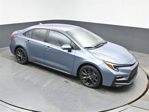 Used 2026 Toyota Corolla SE w/ SE Package image 1