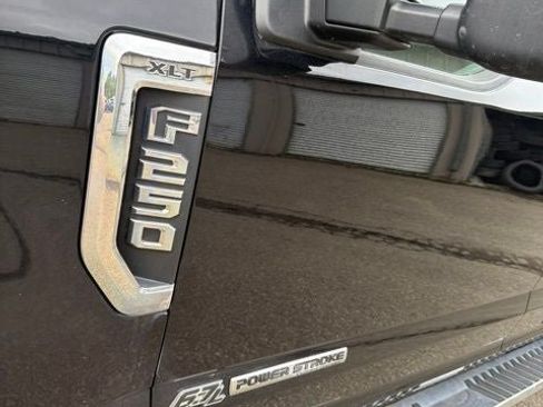 Used 2019 Ford F250 XLT w/ XLT Premium Package AWD/4WD image 7