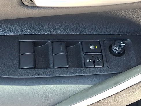 Used 2025 Toyota Corolla SE FWD image 21