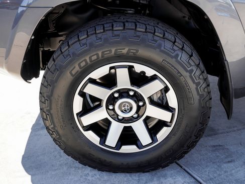 Used 2023 Toyota 4Runner TRD Off-Road AWD/4WD image 12