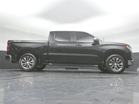 Used 2023 Chevrolet Silverado 1500 LT image 39