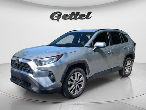 Used 2019 Toyota RAV4 XLE Premium w/ Cold Weather Package image 9