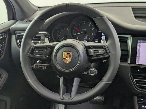 Certified 2026 Porsche Macan AWD/4WD image 19
