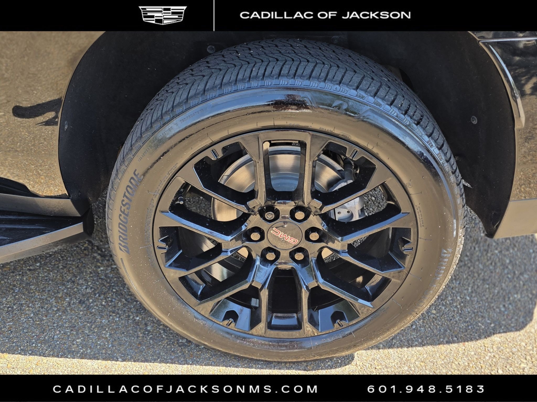 Used 2023 GMC Yukon XL SLT w/ SLT Premium Package RWD image 29