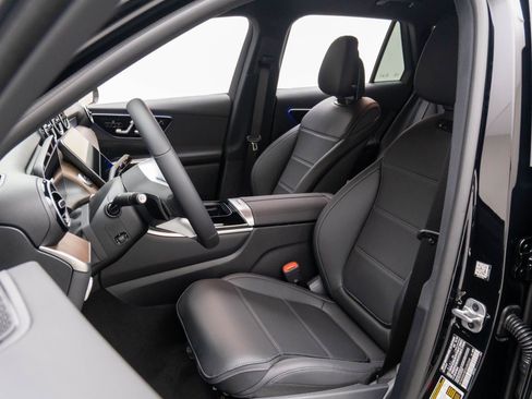 New 2025 Mercedes-Benz GLC 300 4MATIC image 17