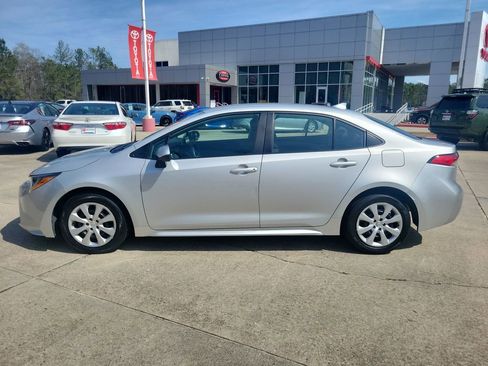 Certified 2024 Toyota Corolla LE image 3