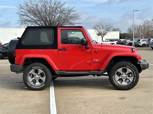 Used 2017 Jeep Wrangler Sahara image 3