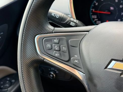 Used 2021 Chevrolet Equinox LS w/ LS Convenience Package AWD/4WD image 11