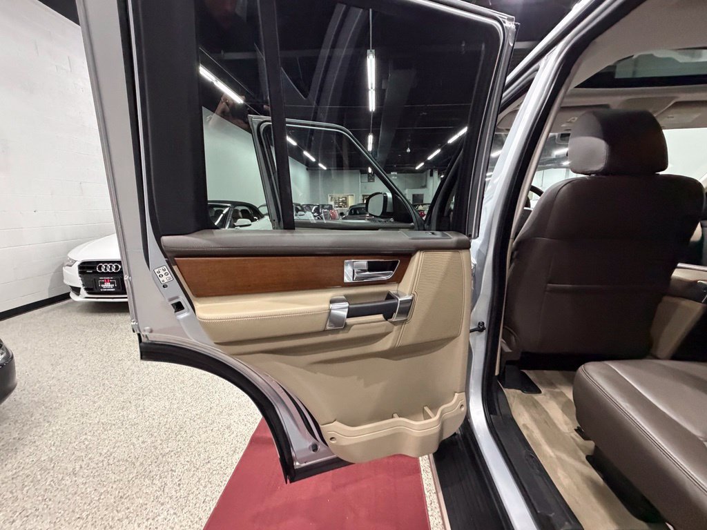 Used 2016 Land Rover LR4 HSE LUX AWD/4WD image 29