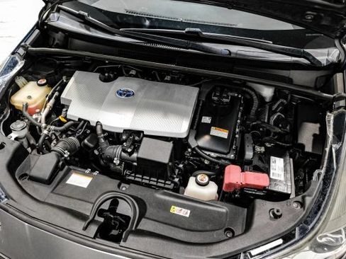 Used 2020 Toyota Prius LE FWD image 44
