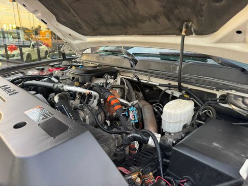 Used 2013 Chevrolet Silverado 2500 LT w/ Interior Plus Package AWD/4WD image 33