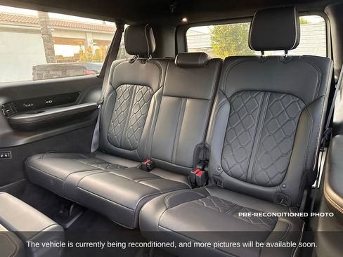 Used 2023 Jeep Grand Wagoneer L Series III w/ Rear Seat Video Group 1 AWD/4WD image 13