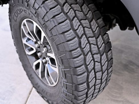 Used 2014 Ford F150 Raptor w/ Equipment Group 801A Luxury AWD/4WD image 42