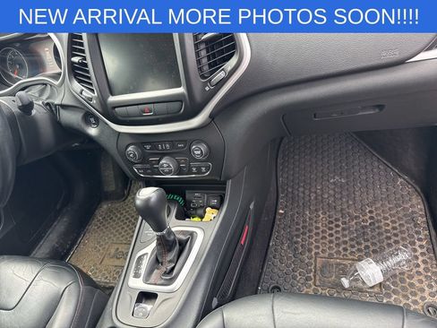 Used 2015 Jeep Cherokee Trailhawk w/ Comfort/Convenience Group AWD/4WD image 13