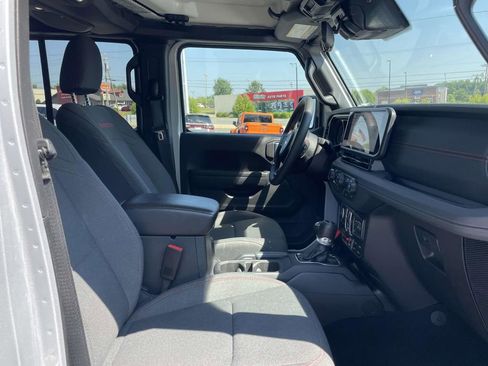 Certified 2024 Jeep Wrangler Unlimited Rubicon image 15