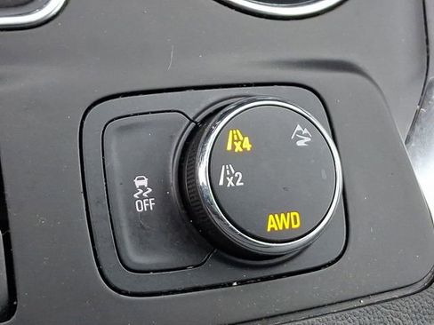 Used 2021 Chevrolet Traverse LT image 28