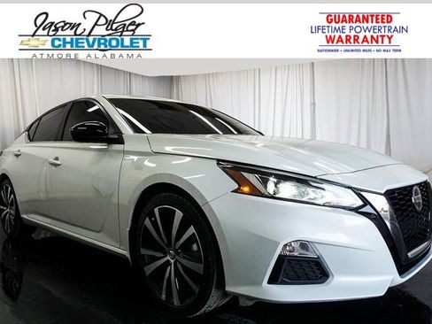 Used 2022 Nissan Altima 2.5 SR image 1