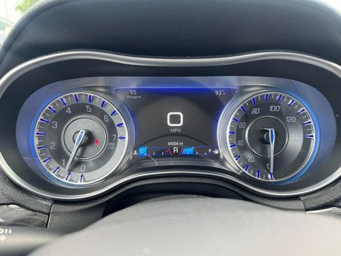 Used 2016 Chrysler 300 Limited RWD image 23