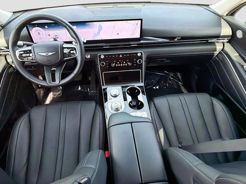 Used 2025 Genesis GV80 2.5T image 16