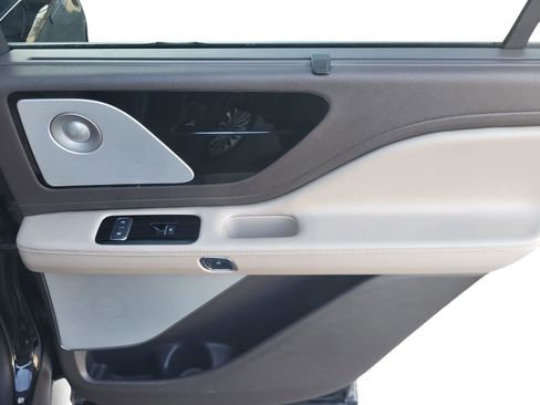 Used 2023 Lincoln Aviator Reserve w/ Equipment Group 201A image 25