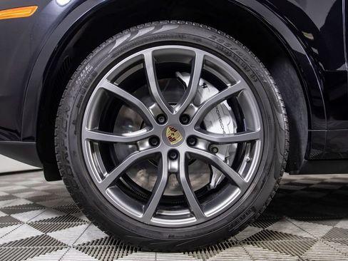 Used 2021 Porsche Cayenne Turbo AWD/4WD image 39