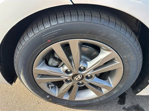 Used 2018 Hyundai Elantra SEL image 21